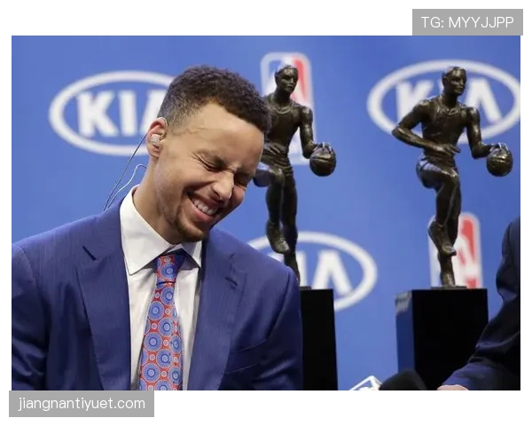 库里三分命中率提升明显，关键时刻得分能力超哈登