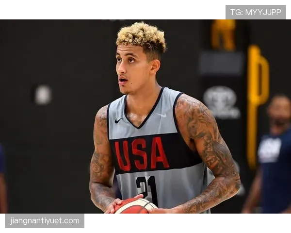 库兹马无球游走为比尔拉开空间比上季三分威胁更强