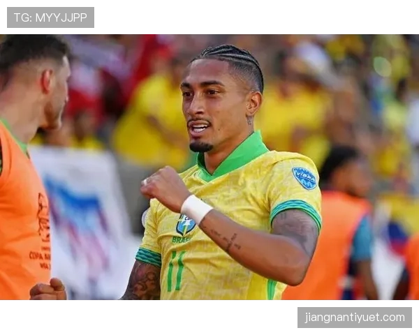 拉菲尼亚训练完顺手买了辆限量超跑，队友还在挤地铁