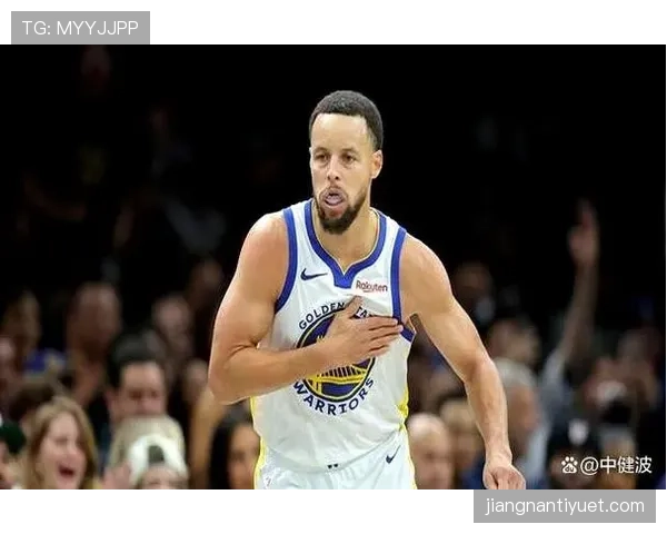 普尔借库里吸引掩护后拉开三分提升效率